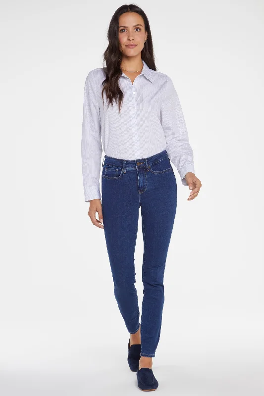 Comfortable Mind Ami Skinny Jeans In Petite - Quinn
