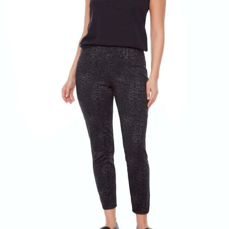 High-quality Design Techno Ankle Leggings In Grey Leopard
