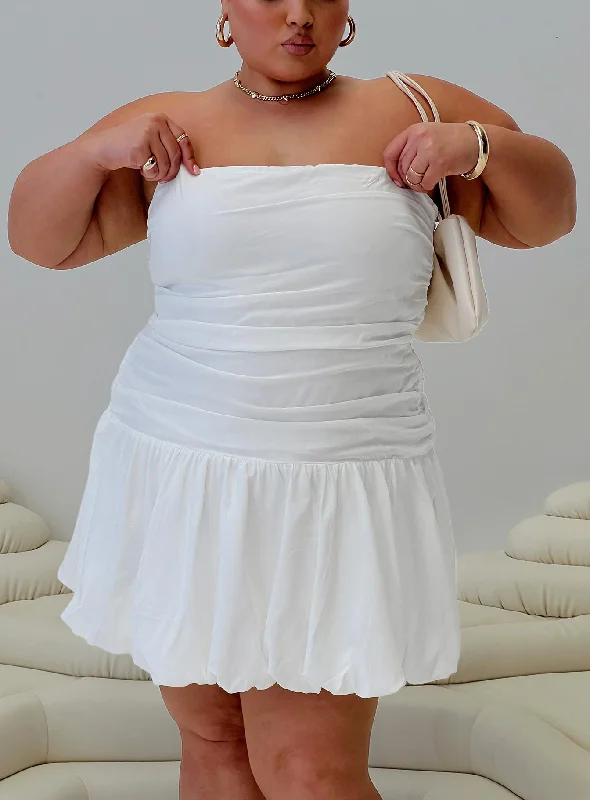 Luxury Classic Glamour Girl Strapless Bubble Hem Mini Dress White Curve