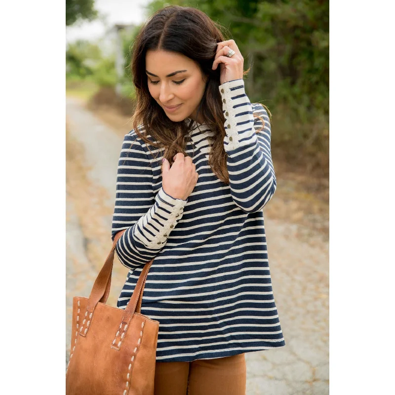 Fashionable And Fashionable Mixed Striped Button Sleeve Hoodie