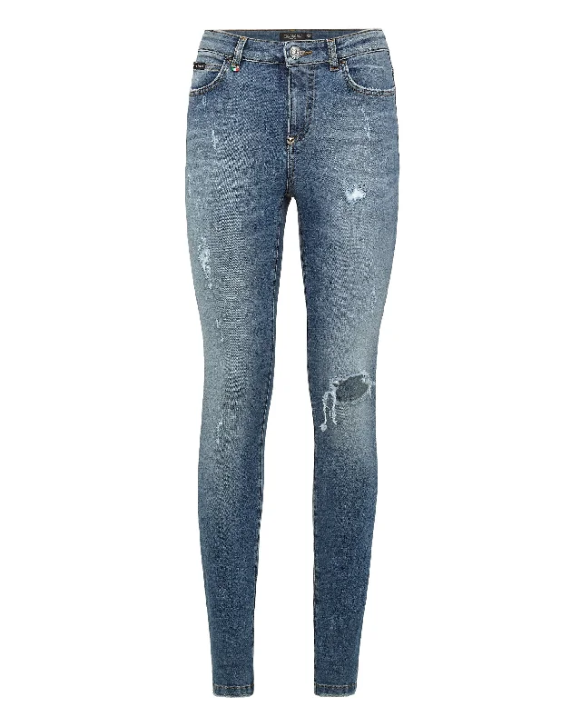 Free And Comfortable Slim Fit Statement
