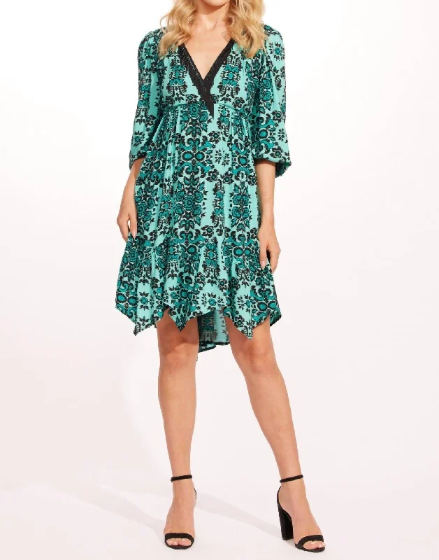 Exquisite Details Melanie Dress In Mandala Teal